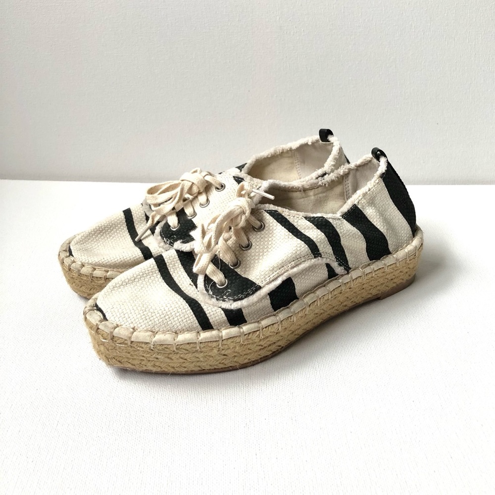 DV by Dolce Vita Beige / Black Striped Platform Espadrille Sneakers Size 6.5